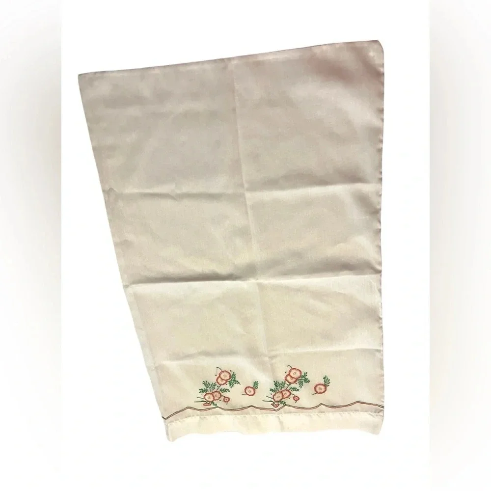 Vtg Set of 2 Handmade/Hand Embroidered/Hand Crochet Floral Pillow Cases